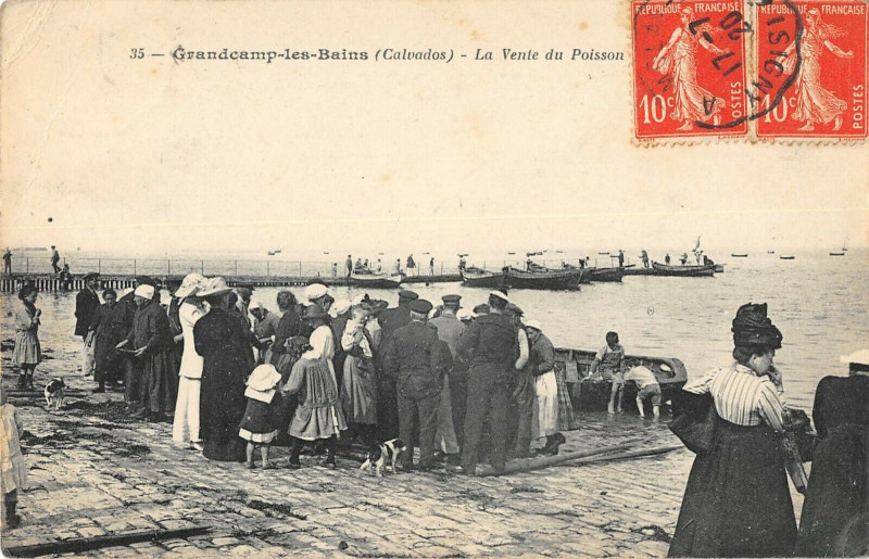Carte postale ancienne Grandcamp Les Bains La Vente Du Poisson