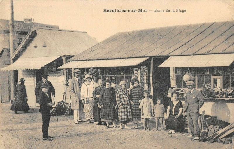 Carte postale ancienne Bernieres Sur Mer Bazar De La Plage