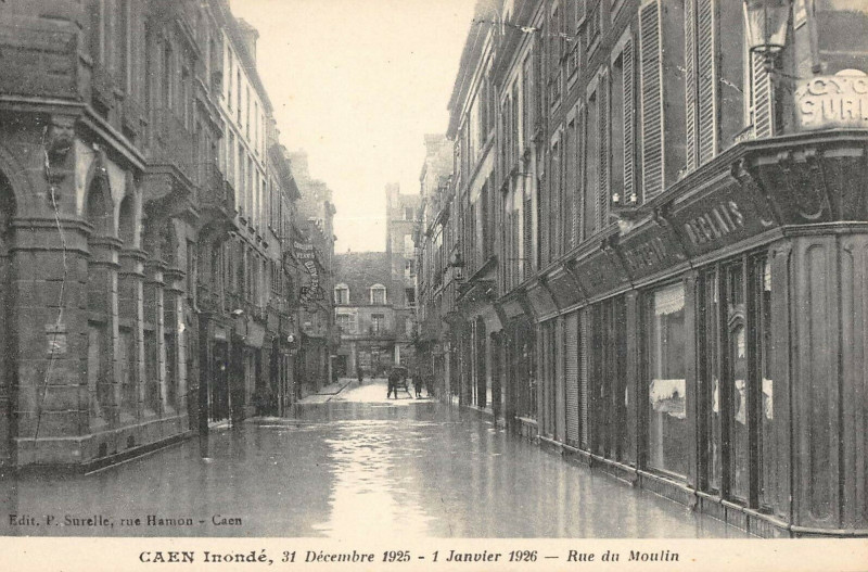 Carte postale ancienne Caen Inonde Rue Du Moulin à Caen