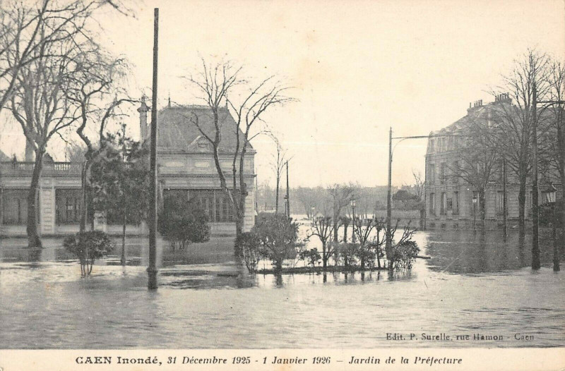 Carte postale ancienne Caen Inonde Rue De La Prefecture à Caen