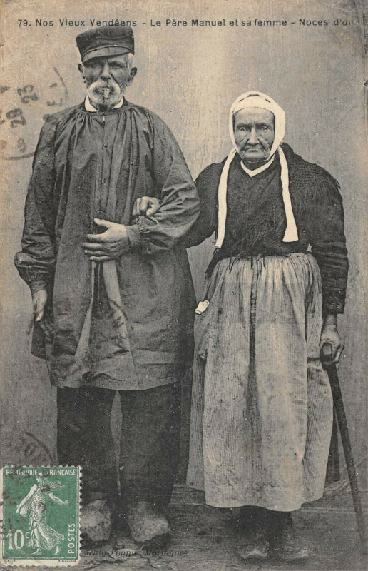 Carte postale ancienne Nos Vieux Vendeens Le Pere Manuel Et Sa Femme Noces D'Or