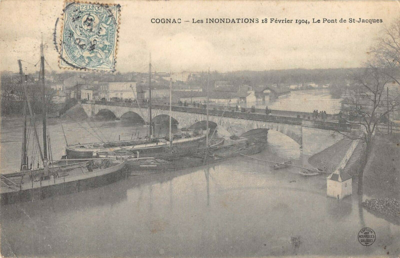 Carte postale ancienne Cognac Les Inondations 18 Fevrier 1904 Le Pont St Jacques à Cognac