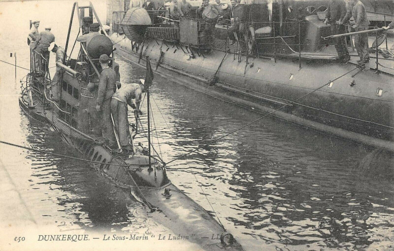 Carte postale ancienne Dunkerque Le Sous Marin Le Ludron à Dunkerque