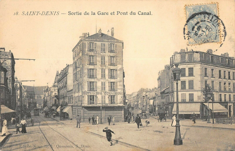 Carte postale ancienne Saint Denis Sortie De La Gare Et Pont Du Canal à Saint-Denis