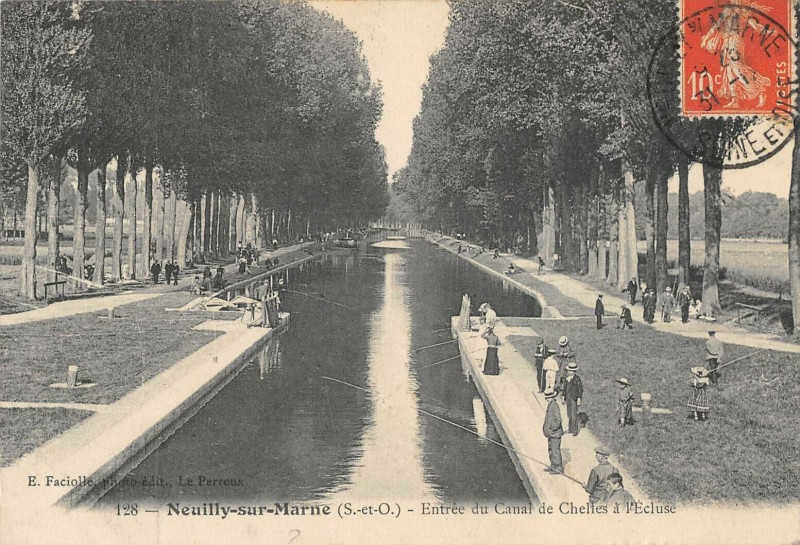Carte postale ancienne Neuilly Sur Marne Entree Du Canal De Chelles A L'Ecluse à Neuilly-sur-Marne