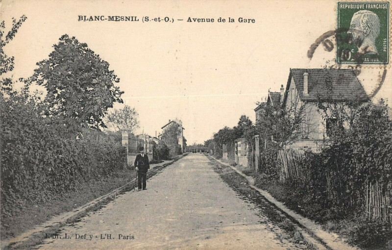 Carte postale ancienne Blanc Mesnil Avenue De La Gare