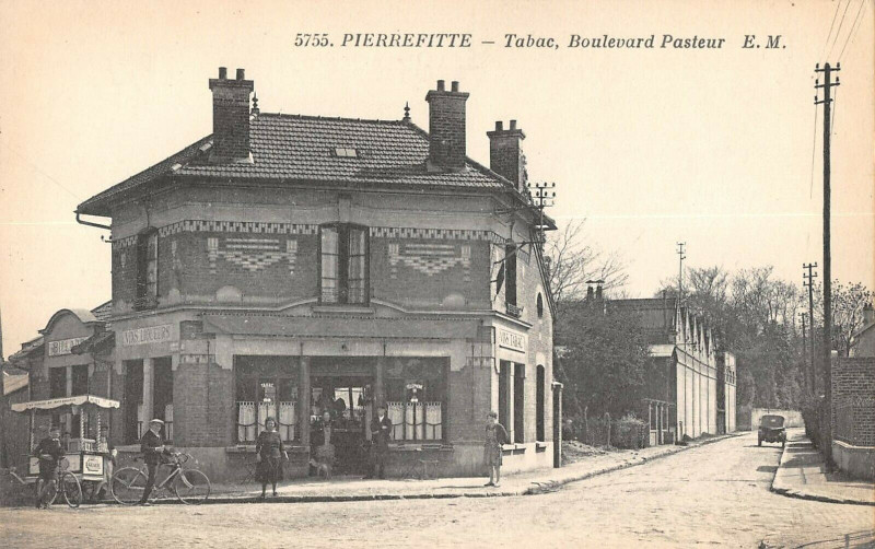 Carte postale ancienne Pierrefitte Tabac Boulevard Pasteur