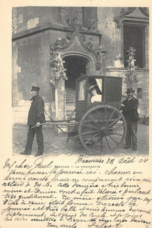 Carte postale ancienne Beauvais La Vinaigrette Chaise A Porteurs à Beauvais