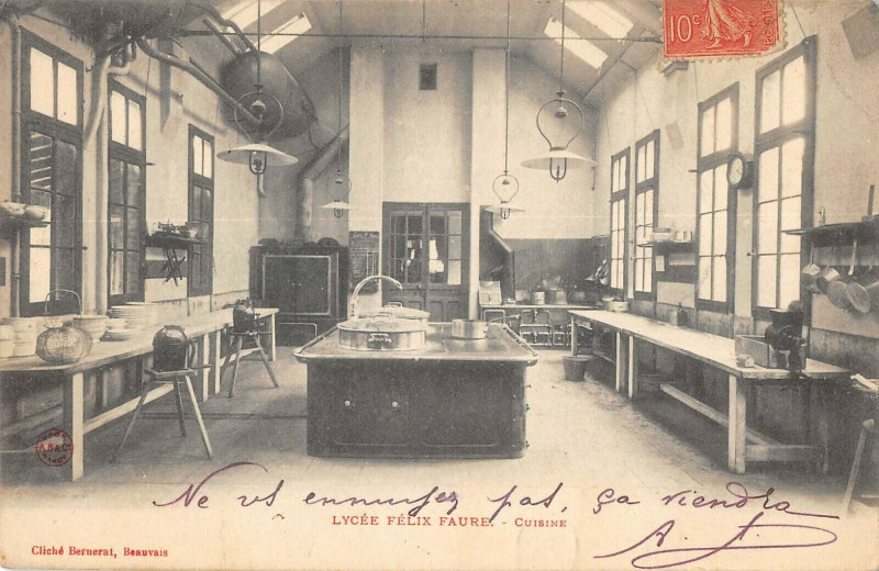 Carte postale ancienne Beauvais Lycee Felix Faure Cuisine à Beauvais