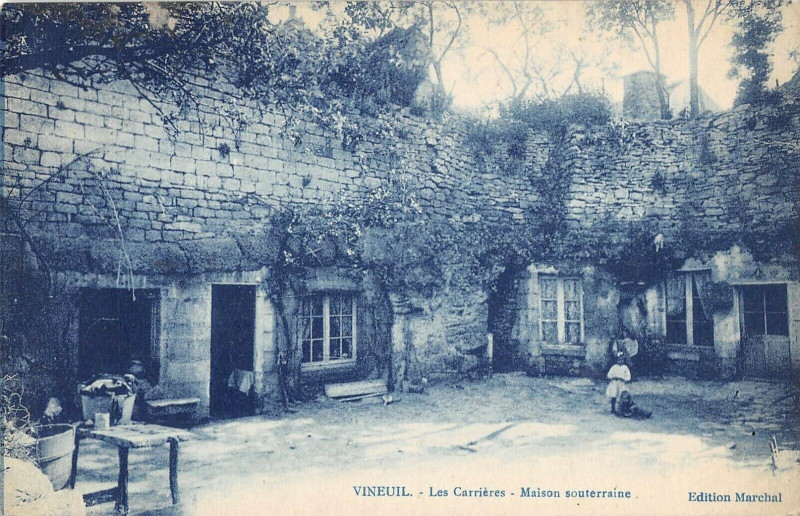 Carte postale ancienne Vineuil Les Carrieres Maison Souterraine