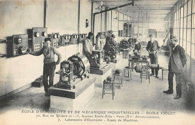 Carte postale ancienne Ecole d'Electricité et de Mécaniques Industrielles - Ecole Violet - Rue du Théâtre et Avenue Emile Zola - Laboratoire d'Electricité - Essais de Machines à Paris 15e
