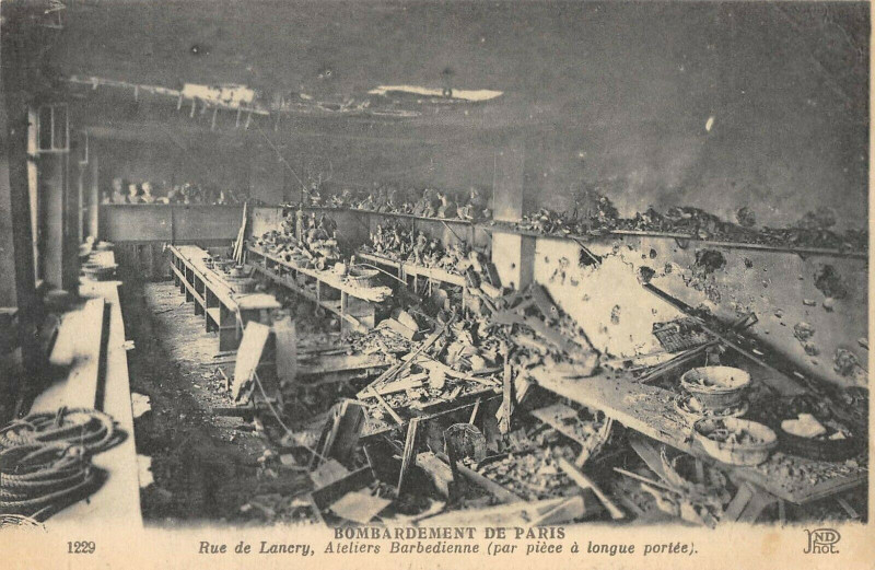 Carte postale ancienne Paris Xe Bombardement De Paris Rue De Lancry Ateliers Barbedienne à Paris 10e