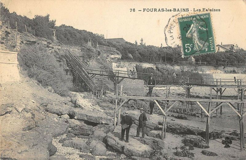 Carte postale ancienne Fouras Les Bains Les Falaises à Fouras