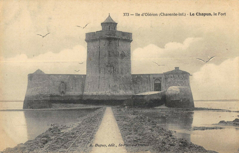 Carte postale ancienne Ile D'Oleron Le Chapus Le Fort