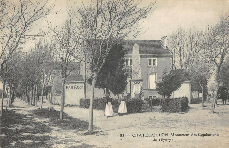 Carte postale ancienne Chatelaillon Monument Des Combattants