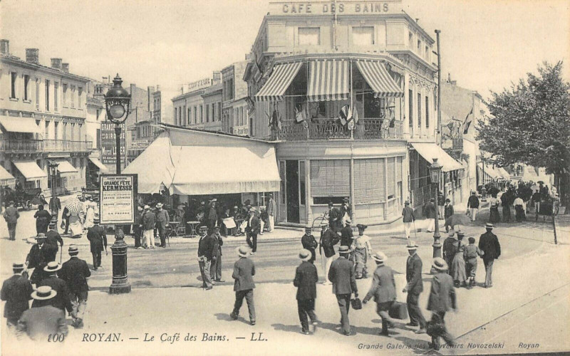 Carte postale ancienne Royan Le Cafe Des Bains à Royan