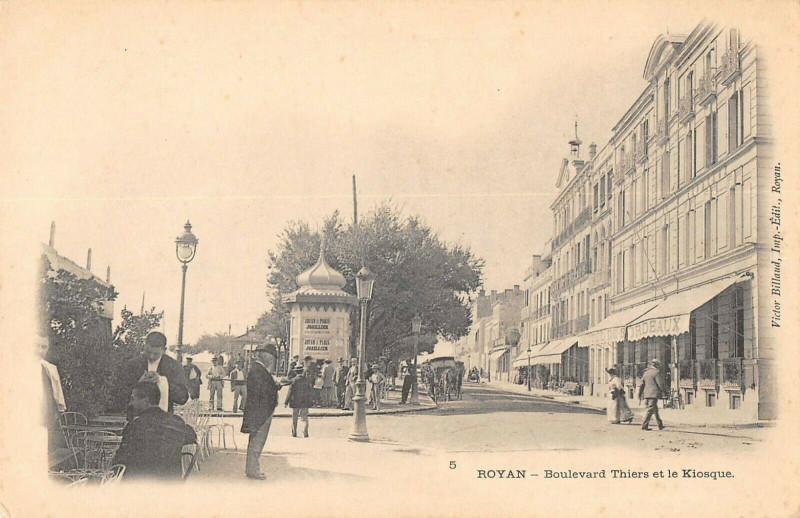 Carte postale ancienne Royan Boulevard Thiers Et Le Kiosque à Royan