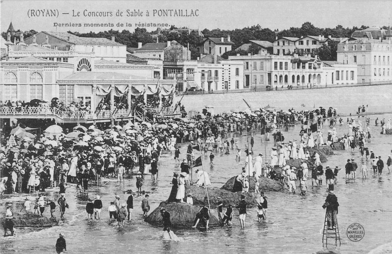 Carte postale ancienne Royan Le Concours De Sable A Pontaillac à Royan