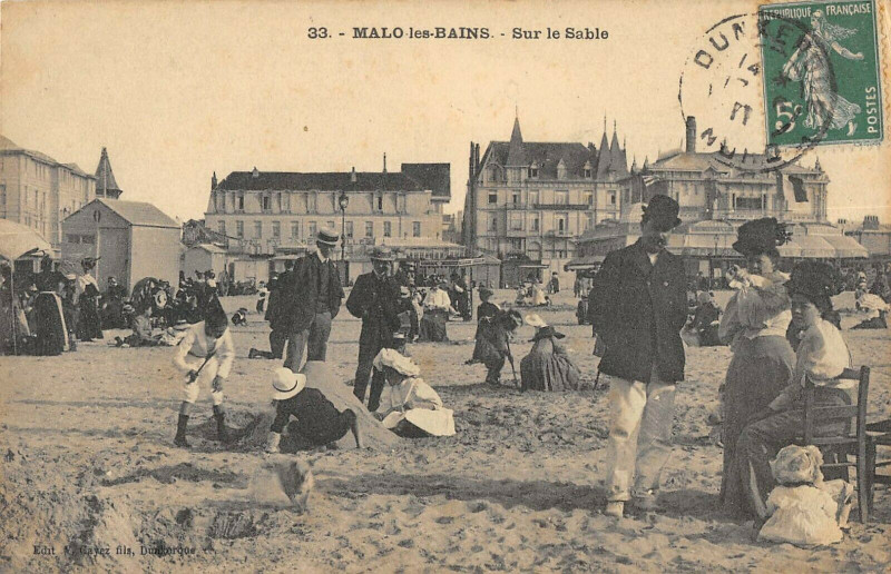 Carte postale ancienne Malo Les Bains Sur Le Sable