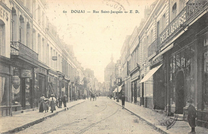 Carte postale ancienne Douai Rue Saint Jacques à Douai