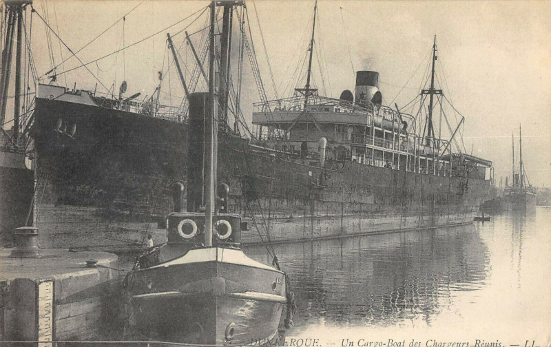 Carte postale ancienne Dunkerque Un Cargo Boat Des Chargeurs Reunis à Dunkerque