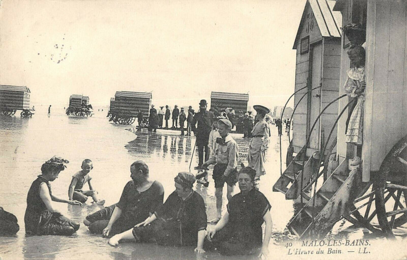 Carte postale ancienne Malo Les Bains L'Heure Du Bain
