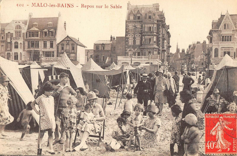 Carte postale ancienne Malo Les Bains Repos Sur Le Sable