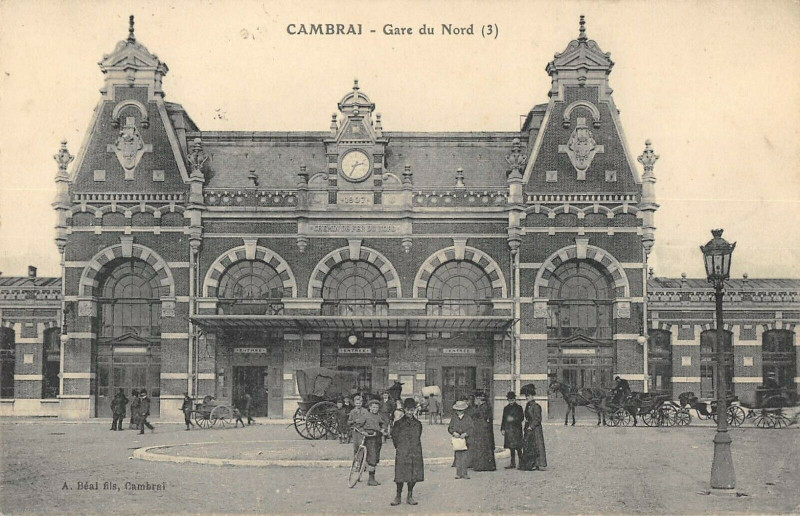 Carte postale ancienne Cambrai La Gare Du Nord à Cambrai