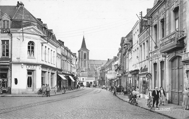 Carte postale ancienne Saint Amand La Rue Thiers