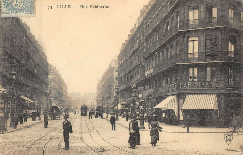 Carte postale ancienne Lille Rue Faidherbe à Lille