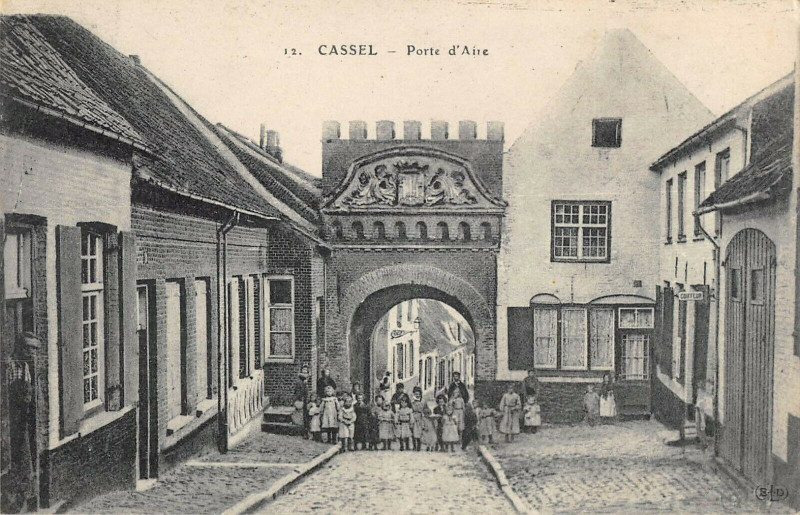 Carte postale ancienne Cassel Porte D'Aire à Cassel