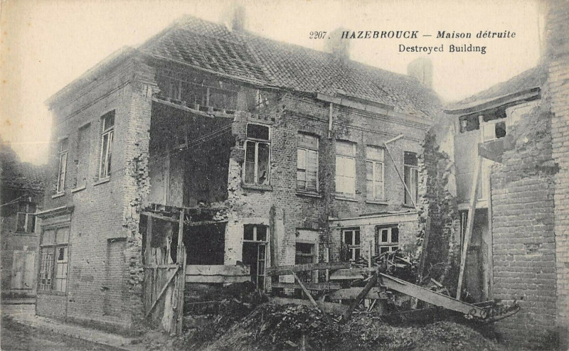 Carte postale ancienne Hazebrouck Maison Detruite à Hazebrouck