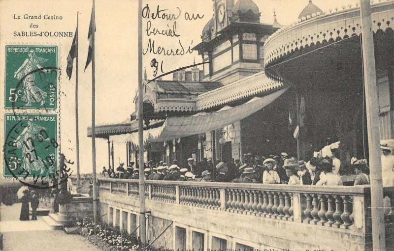 Carte postale ancienne Le Grand Casino Des Sables D'Olonne