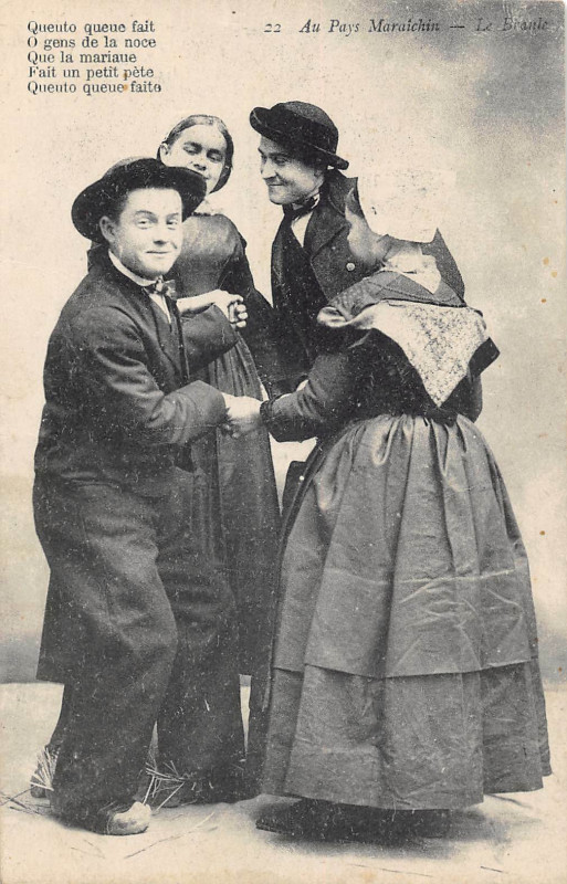 Carte postale ancienne Au Pays Maraichin Le Branle