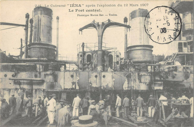 Carte postale ancienne Catastrophe Du Iena Le Fort Central