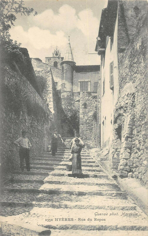 Carte postale ancienne Hyeres Rue Du Repos à Hyères