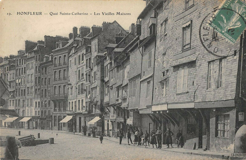 Carte postale ancienne Honfleur Quai Ste Catherine Les Vieilles Maisons à Honfleur