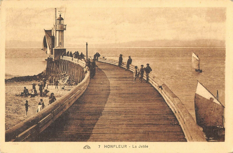 Carte postale ancienne Honfleur La Jetee à Honfleur