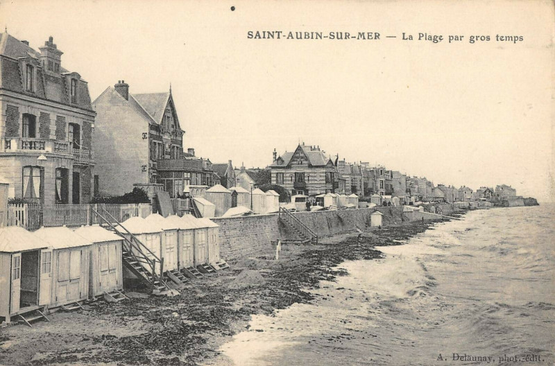 Carte postale ancienne Saint Aubin Sur La Plage Par Gros Temps