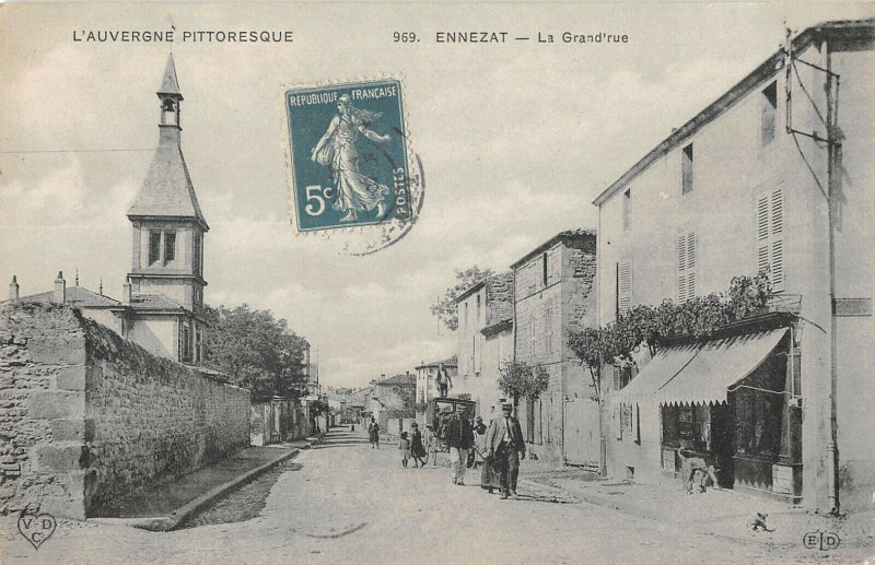 Carte postale ancienne Ennezat La Grand Rue à Ennezat