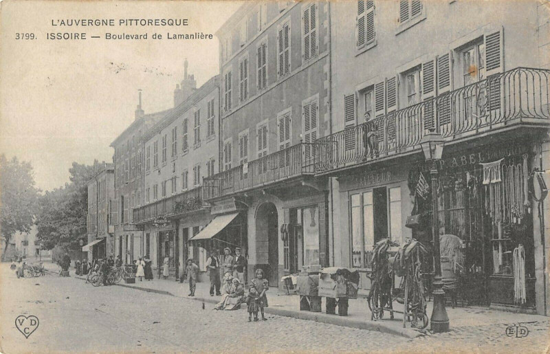 Carte postale ancienne Issoire Boulevard De Lamanliere à Issoire