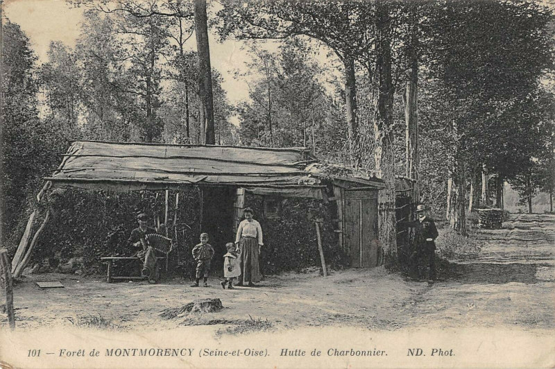 Carte postale ancienne Foret De Montmorency Hutte De Charbonnier à Montmorency