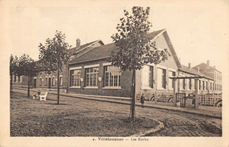 Carte postale ancienne Villetaneuse Les Ecoles à Villetaneuse