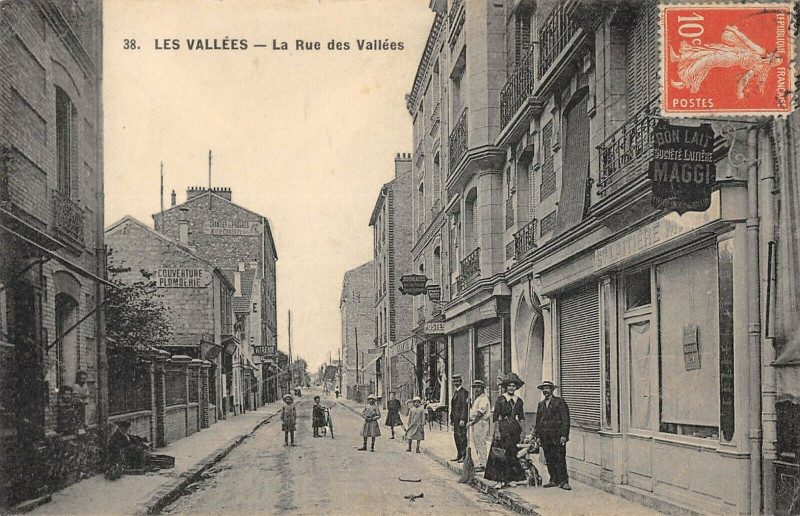 Carte postale ancienne Les Vallees La Rue Des Vallees