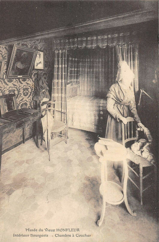 Carte postale ancienne Musee Du Vieux Honfleur Interieur Bourgeois Chambre A Coucher à Vieux