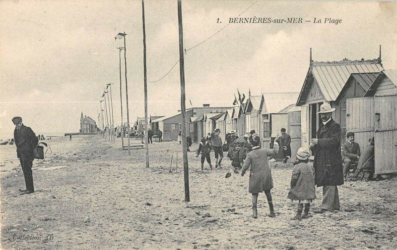 Carte postale ancienne Bernieres Sur Mer La Plage
