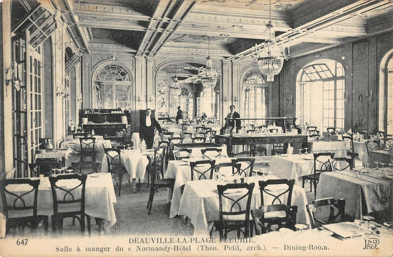 Carte postale ancienne Deauville Salle A Manger Du Normandy Hotel à Deauville