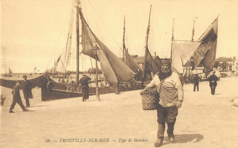 Carte postale ancienne Trouville Sur Mer Type De Matelots à Trouville-sur-Mer