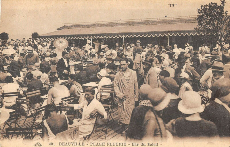 Carte postale ancienne Deauville Bar Du Soleil à Deauville