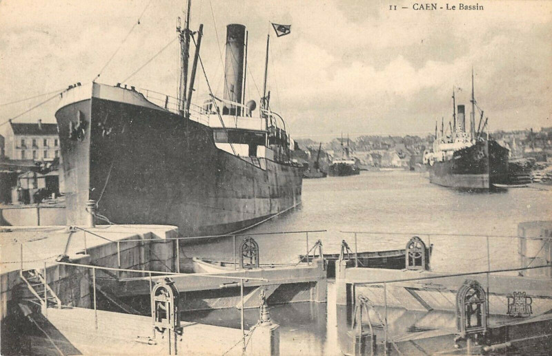 Carte postale ancienne Caen Le Bassin à Caen